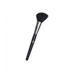 W7 cosmetics Angled Blusher Brush Skaistalų šepetėlis